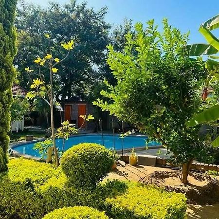 Birdville Bnb Guest House Gaborone Exteriör bild