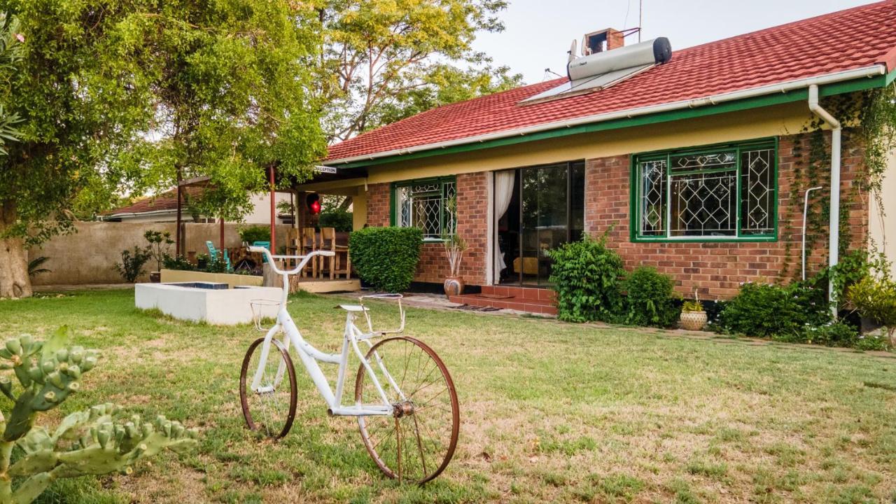 Birdville Bnb Guest House Gaborone Exteriör bild