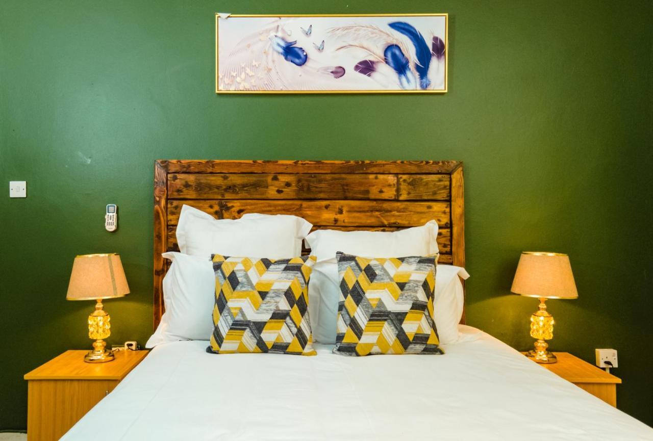 Birdville Bnb Guest House Gaborone Exteriör bild
