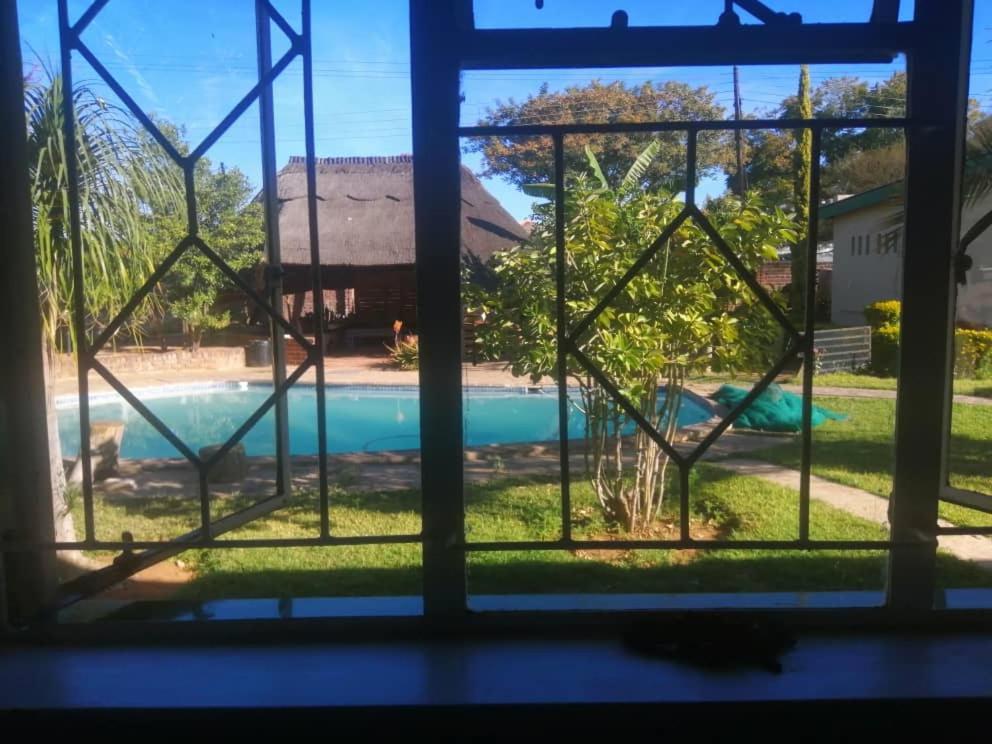 Birdville Bnb Guest House Gaborone Exteriör bild