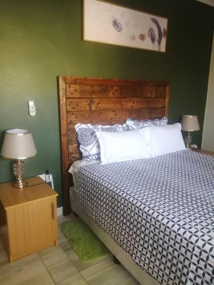 Birdville Bnb Guest House Gaborone Exteriör bild